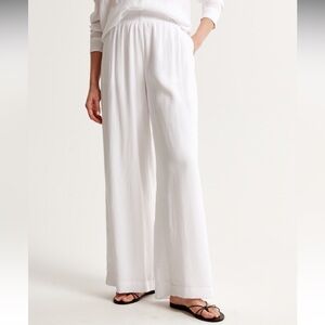 Abercrombie crinkle texture pull-on pant